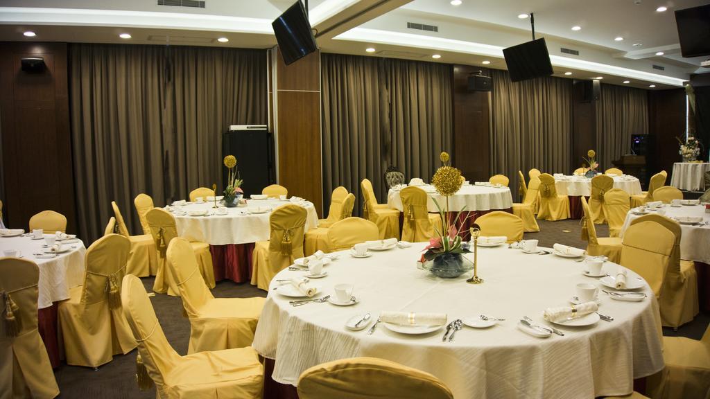 Tang Palace Hotel Accra Extérieur photo