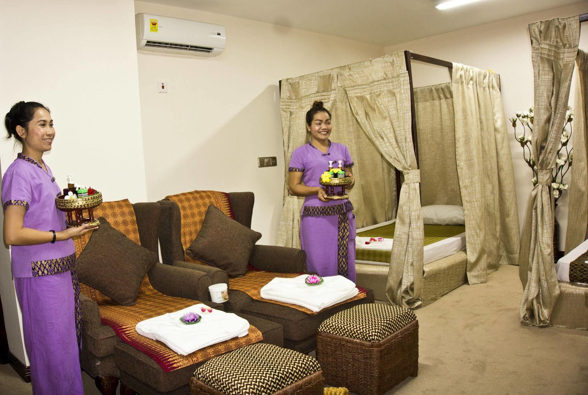 Tang Palace Hotel Accra Extérieur photo