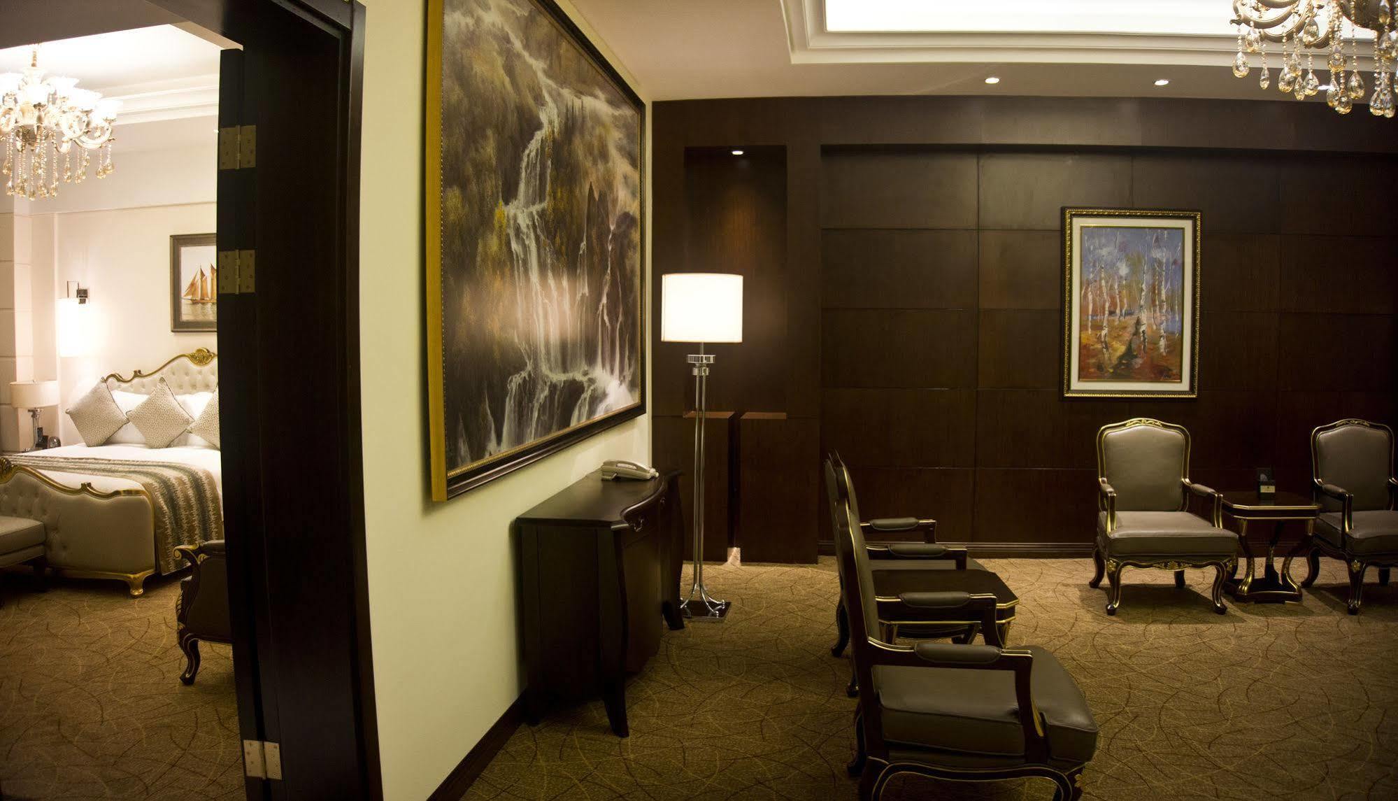 Tang Palace Hotel Accra Extérieur photo